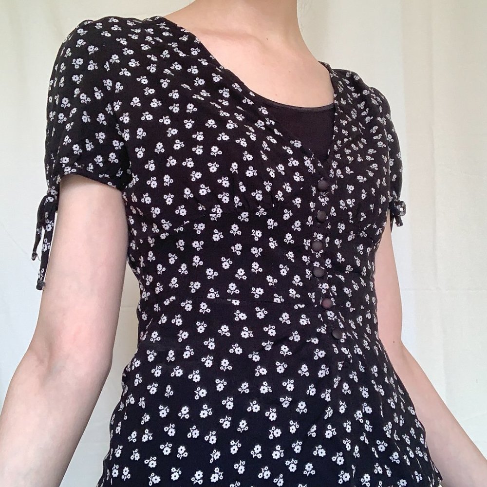 🖤Urban Outfitters Black Floral Blouse🖤